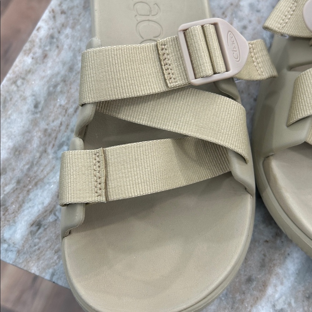 Chacos Chillos Womens Sandals Beige Slides Slip On Outdoors Size 10 - Picture 10 of 13